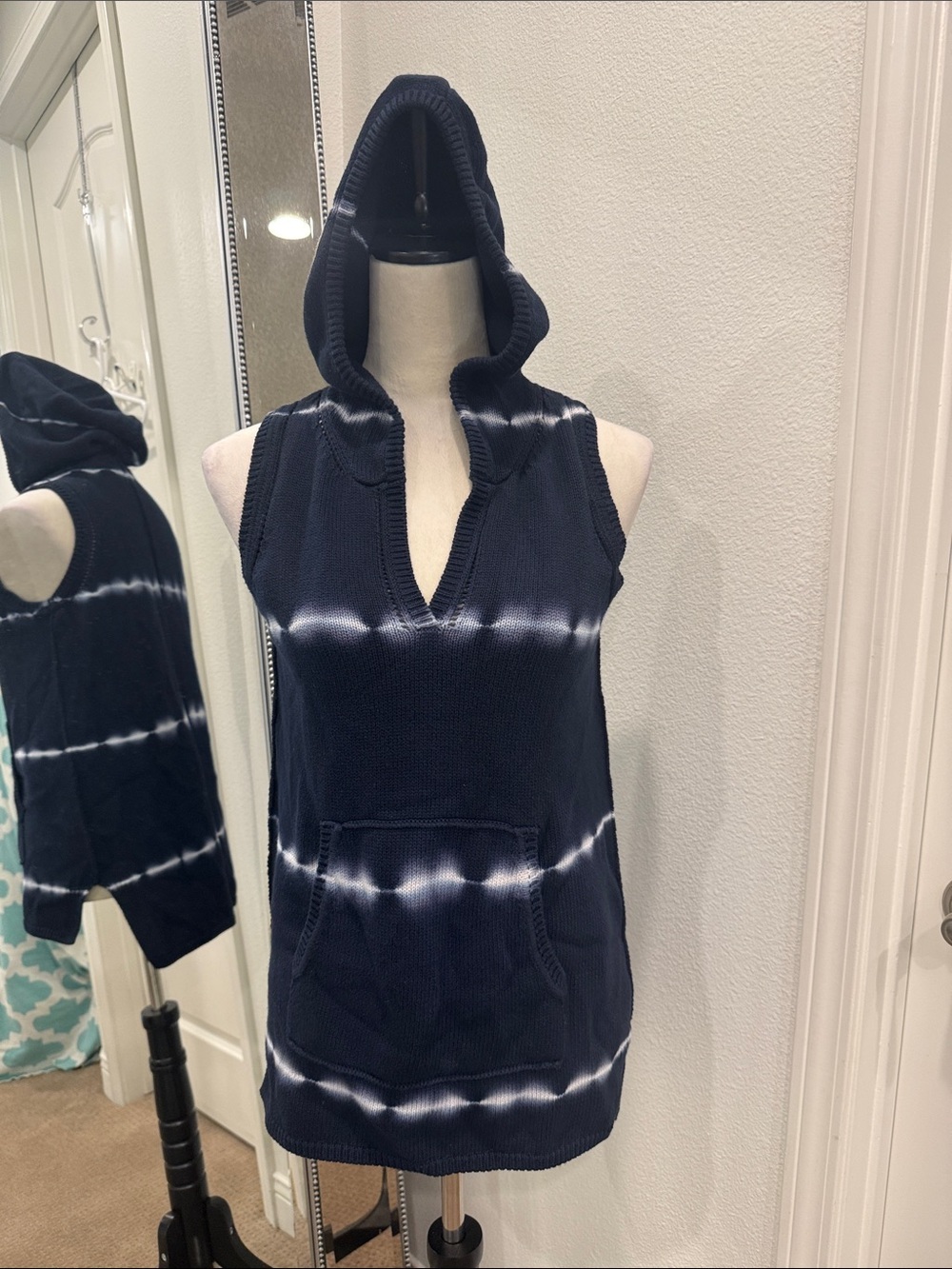 525 America Navy and White Sleeveless Knit Hoodie
